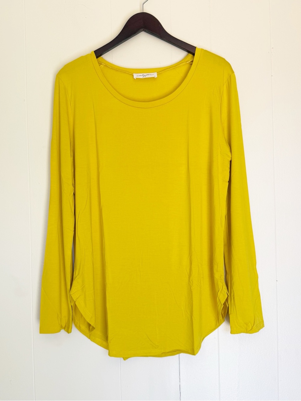 NEW CARLY JEAN LOS ANGELES CJLA Favorite Scoop Neck Long Sleeve Tea Leaf Large